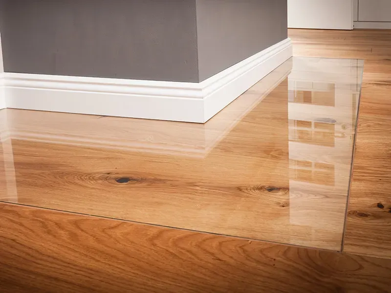Innovative flächenbündige Glasplatten für Kamine